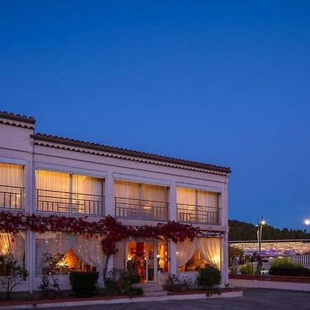 Hoetel Le Castellan Istres Exterior foto