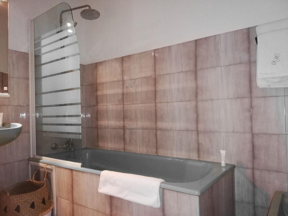 Hoetel Le Castellan Istres Exterior foto