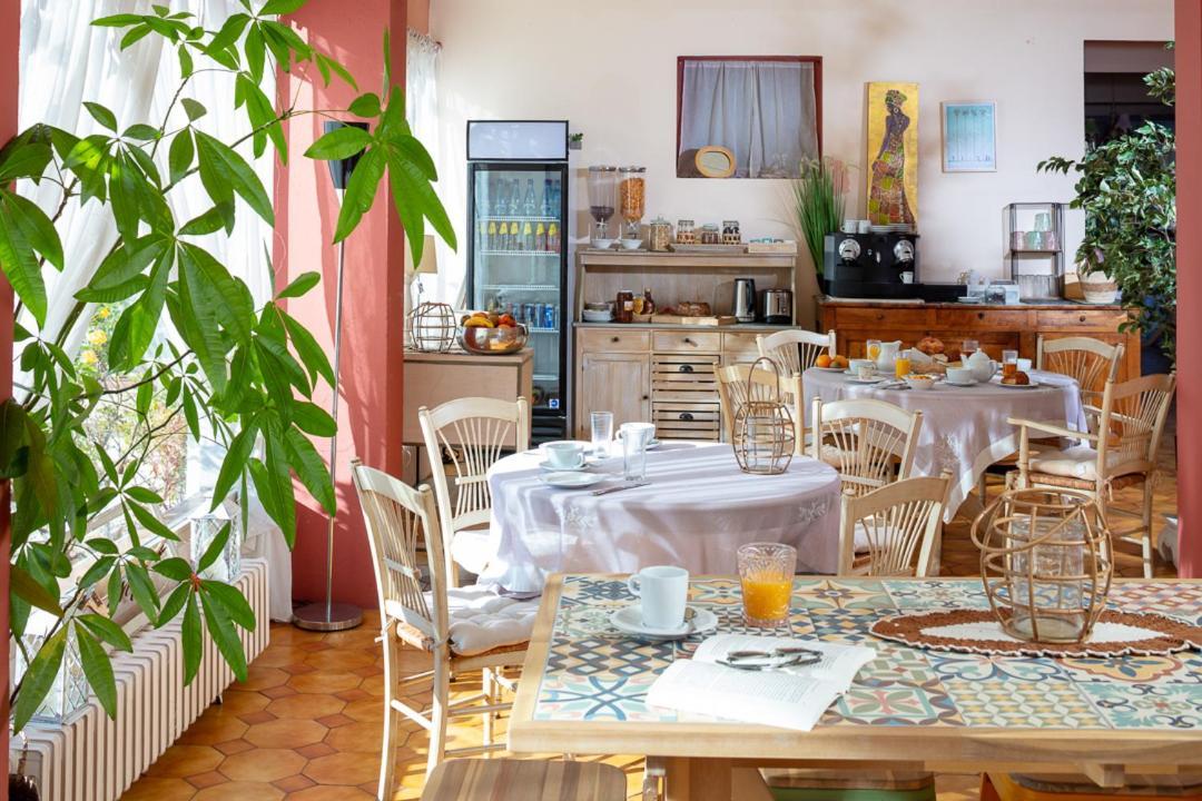 Hoetel Le Castellan Istres Exterior foto